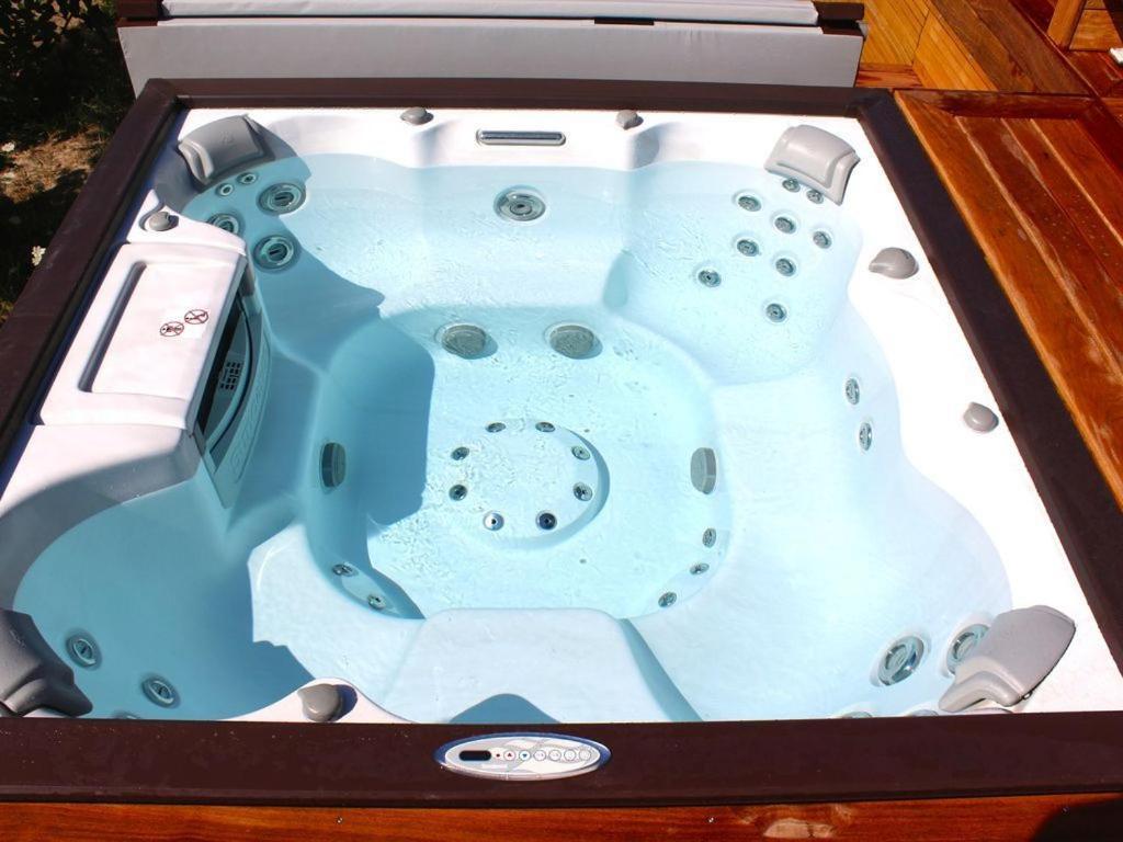 F2 avec jacuzzi, pétanque, à 3 min mer, dans grande propriété Porticcio  Exterior foto